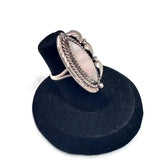 Sz 5.25 Vintage Navajo Native American Sterling Silver with Mother of Pearl Ring.